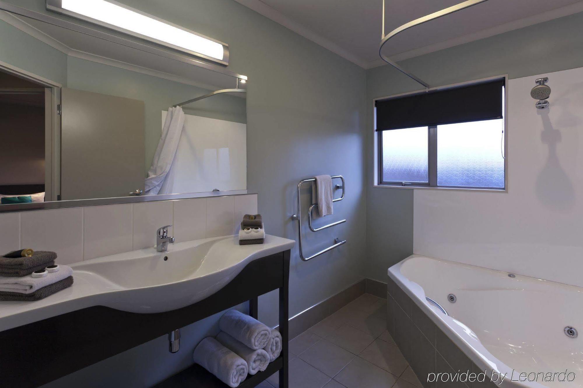 Aveda Motor Lodge Pukekohe Room photo